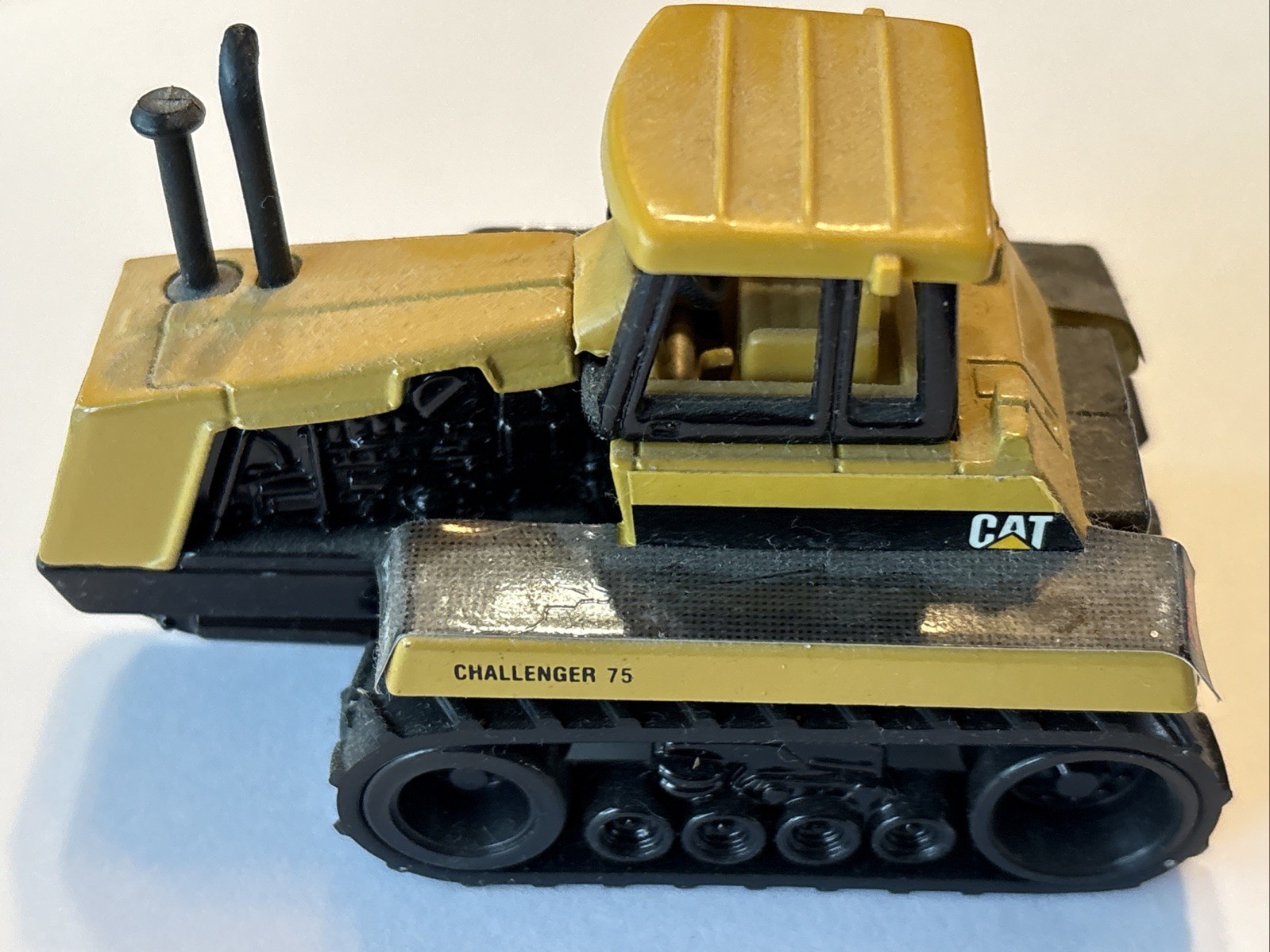 Caterpillar Cat Challenger 75 Crawler Tractor ERTL 1:64 Used Excellent Condition