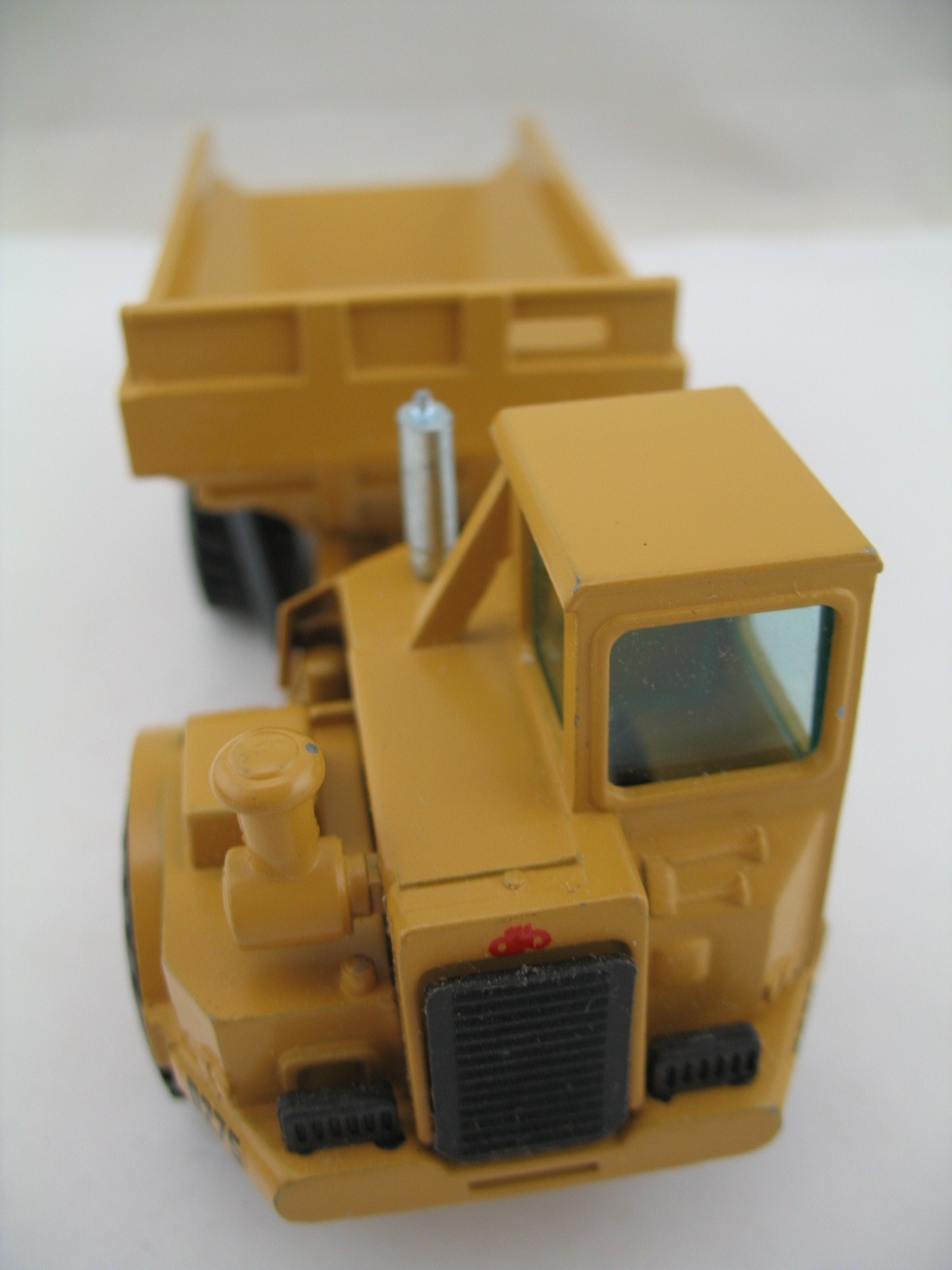 NZG Model 166: DJB D275 Articulated Dump Truck