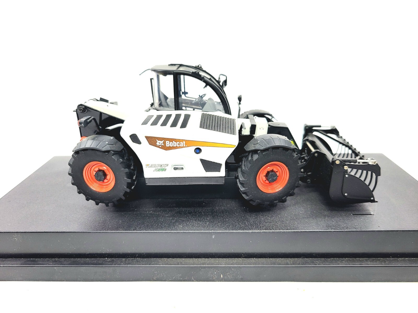 Bobcat TL38.70HF Telescopic Handler Universal Hobbies 1:32 Scale #UH5215 No Box