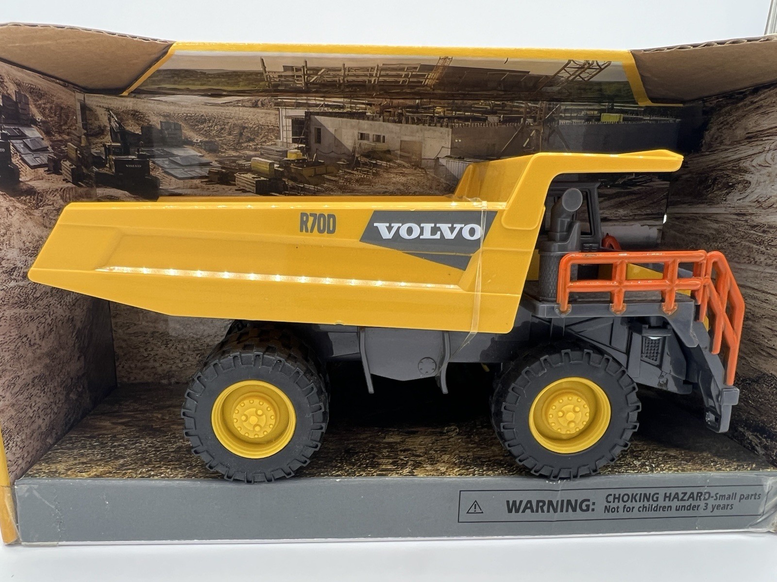New Ray Toys Volvo R70D Dump Truck – Mining Excavating NOS~Great Gift!