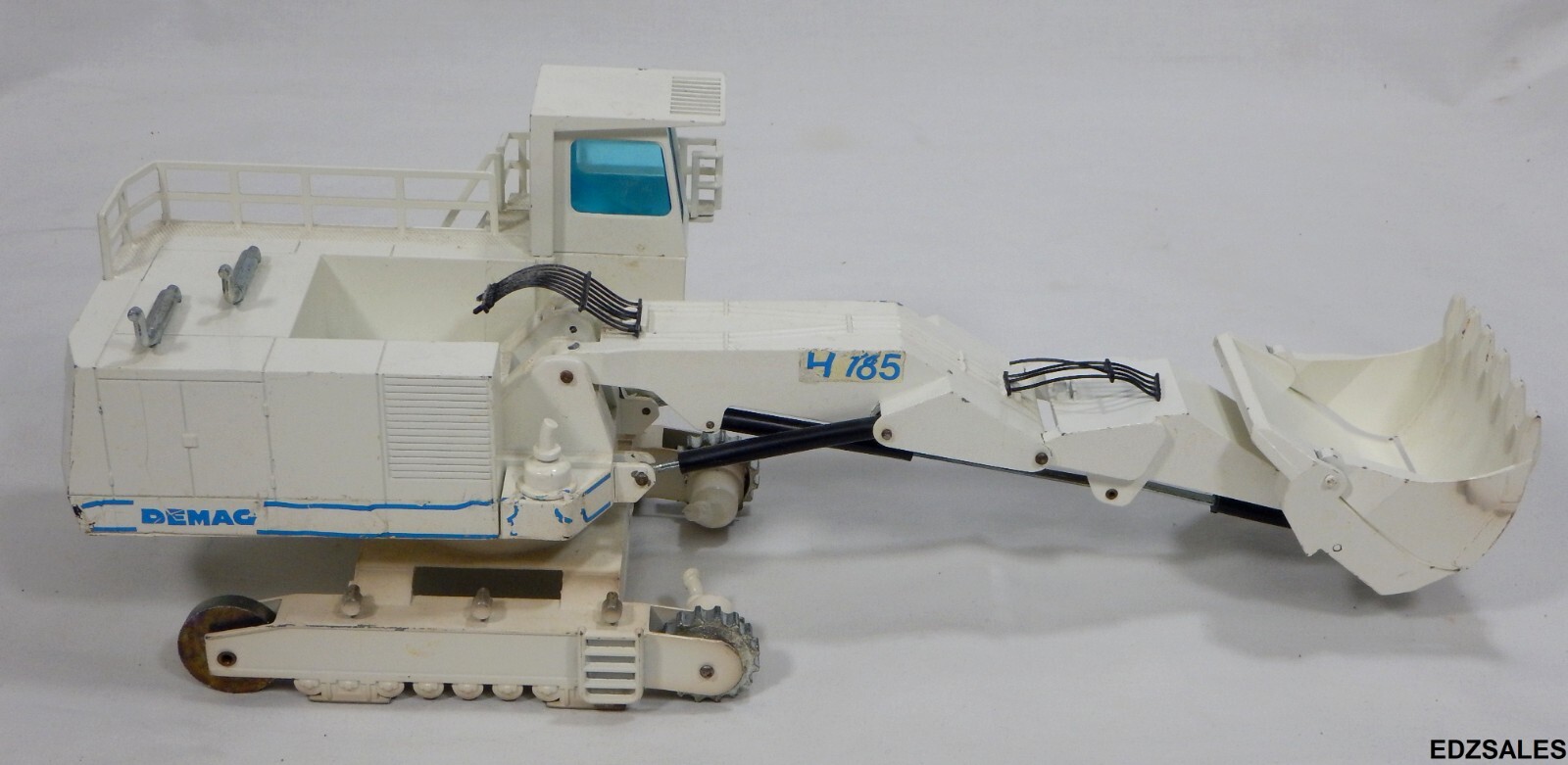 NZG Modelle 241 1:50 Demag H1851 Mining Excavating Shovel – Made West Germany