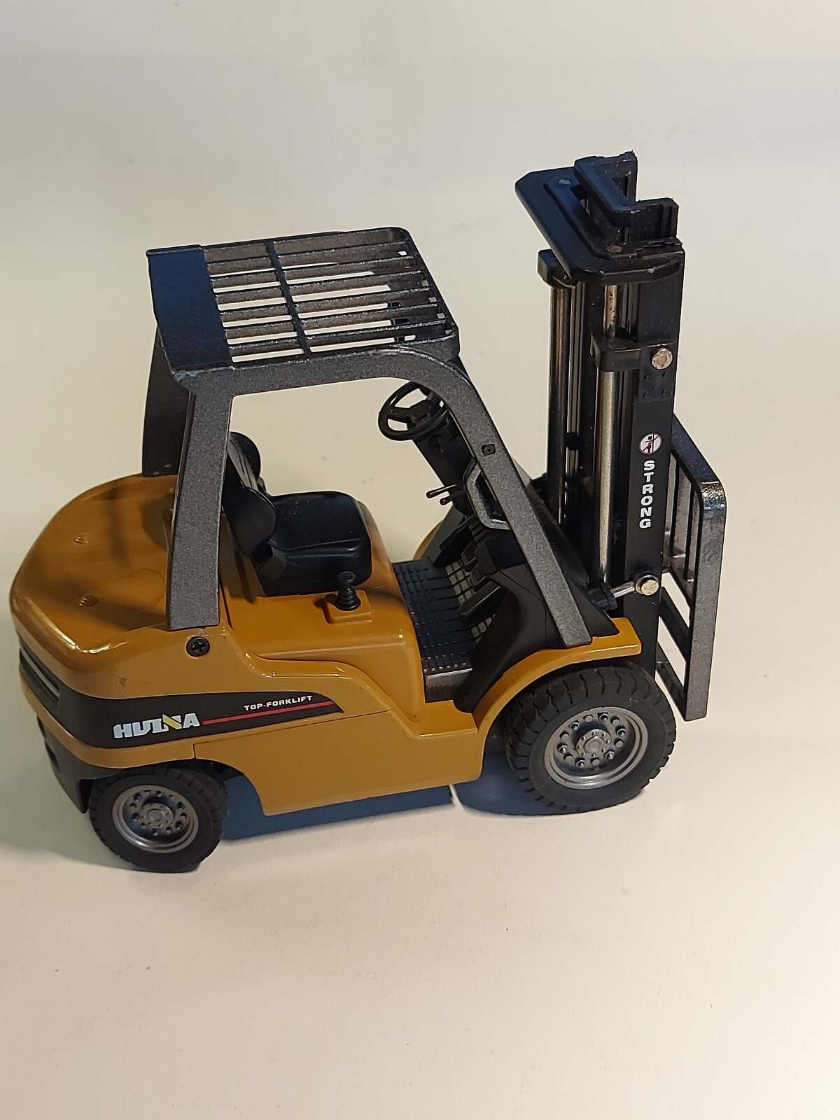Huina 1:50 Diecast Fork Lift Truck Static Model Construction or Warehouse