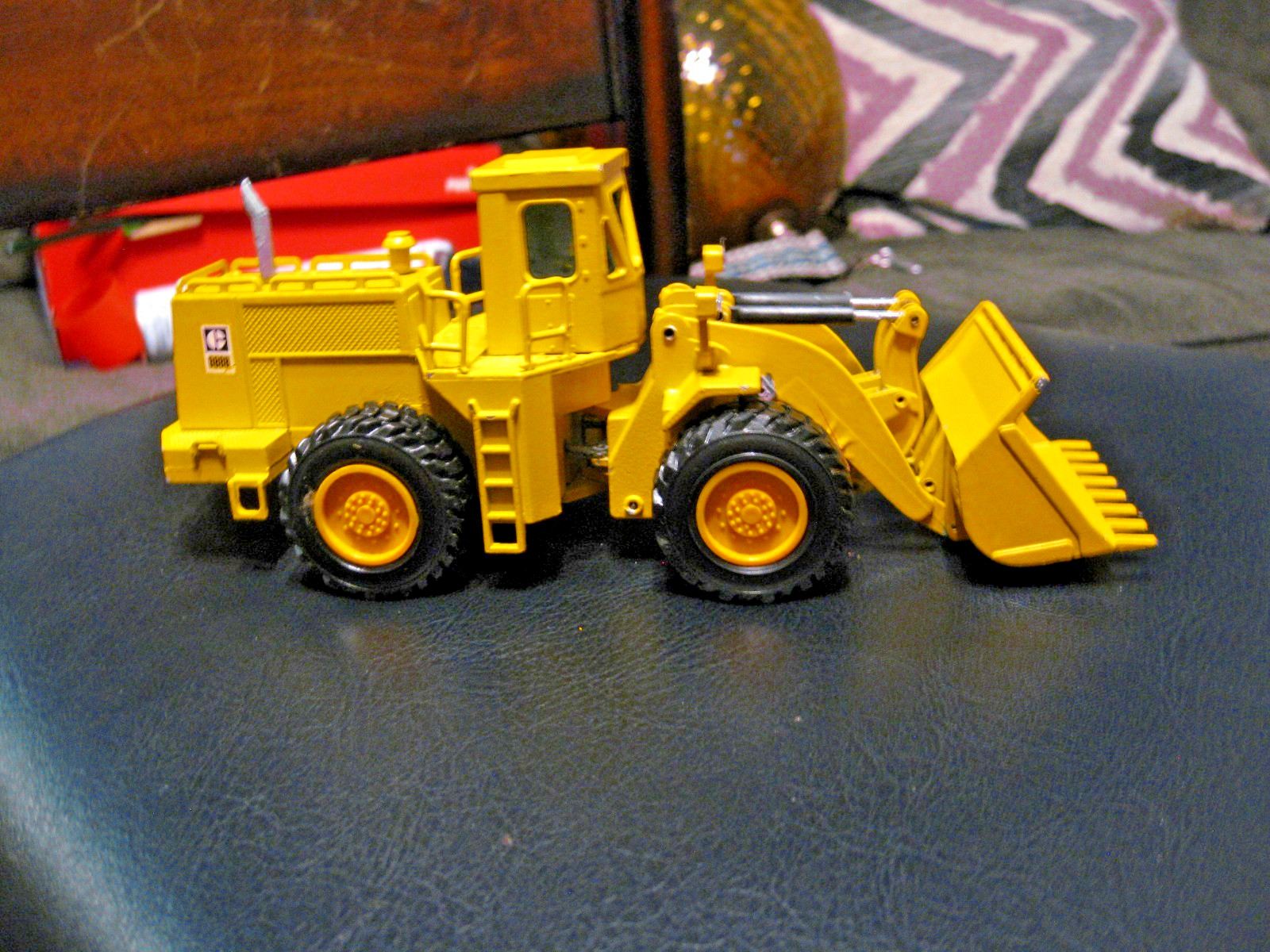 NZG #167 Cat 988B Front End Loader no box Excellent Condition