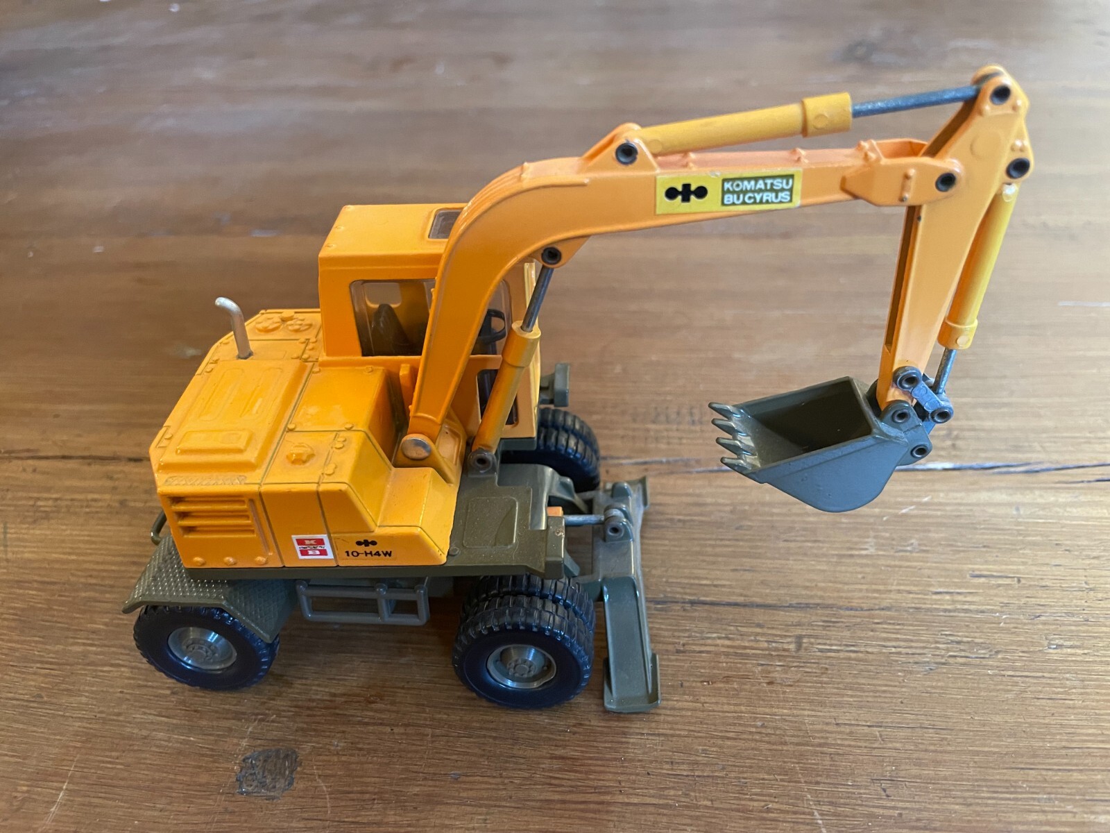 Yonezawa Toys Diapet Komatsu Bucyrus 10-H4W Excavator K-46