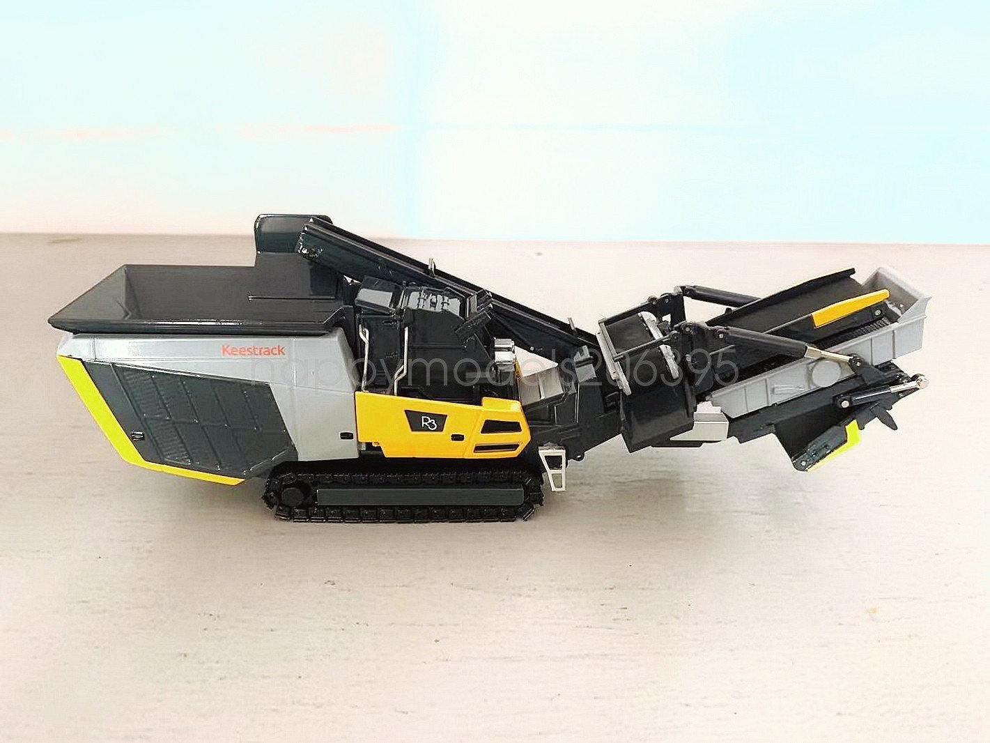 1/50 Scale KEESTRACK Crusher DESTROYER R3 Diecast Collection Model