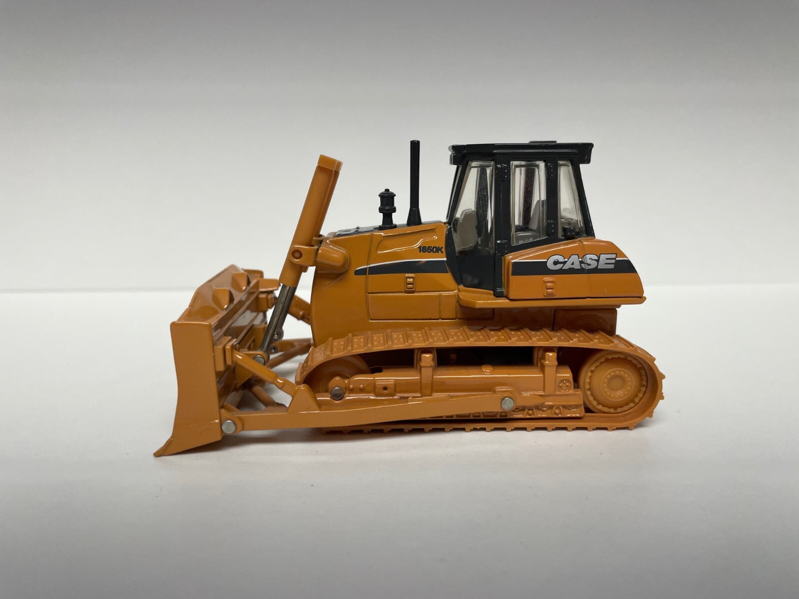 ERTL CASE Construction 1850K Dozer Die Cast 1:50 First Production