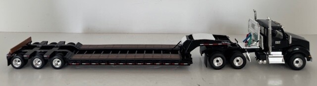 Custom 1:50 Caterpillar Kenworth T880 Day Cab & Lowboy set By First Gear