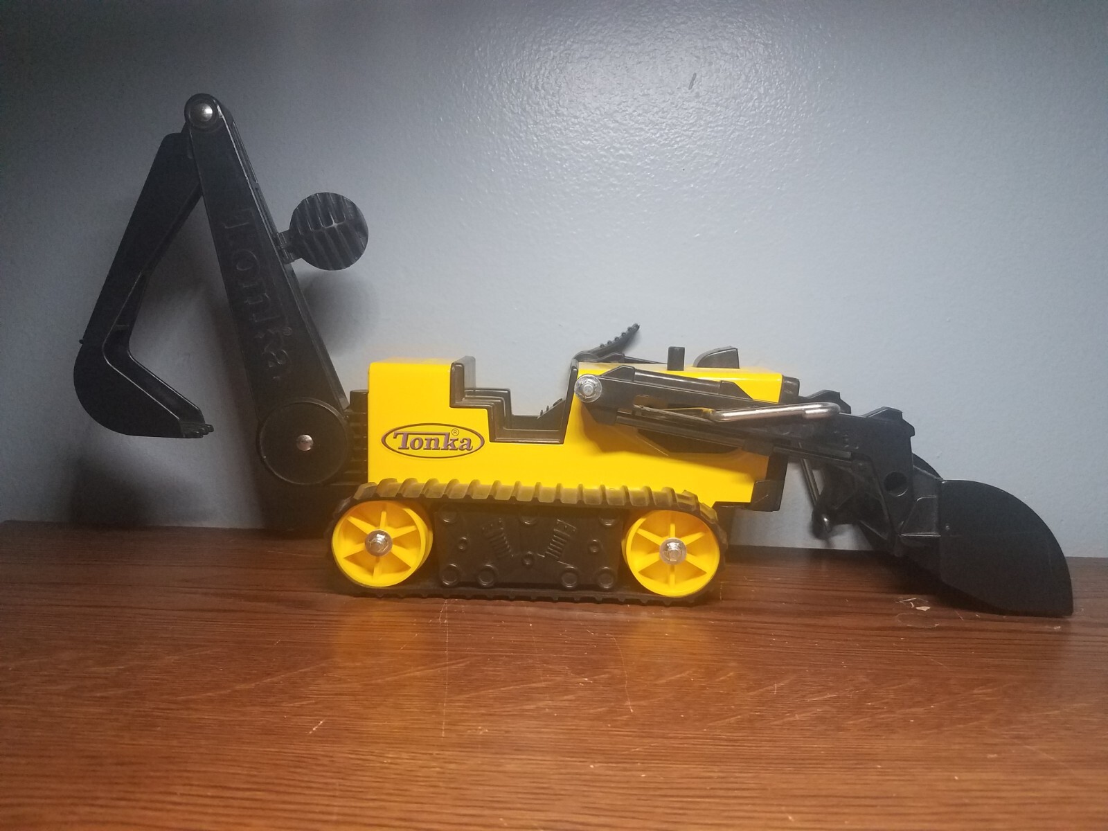 2012 Tonka Hasbro Truck Back Hoe / Front End Loader Plastic and Metal Toy EUC