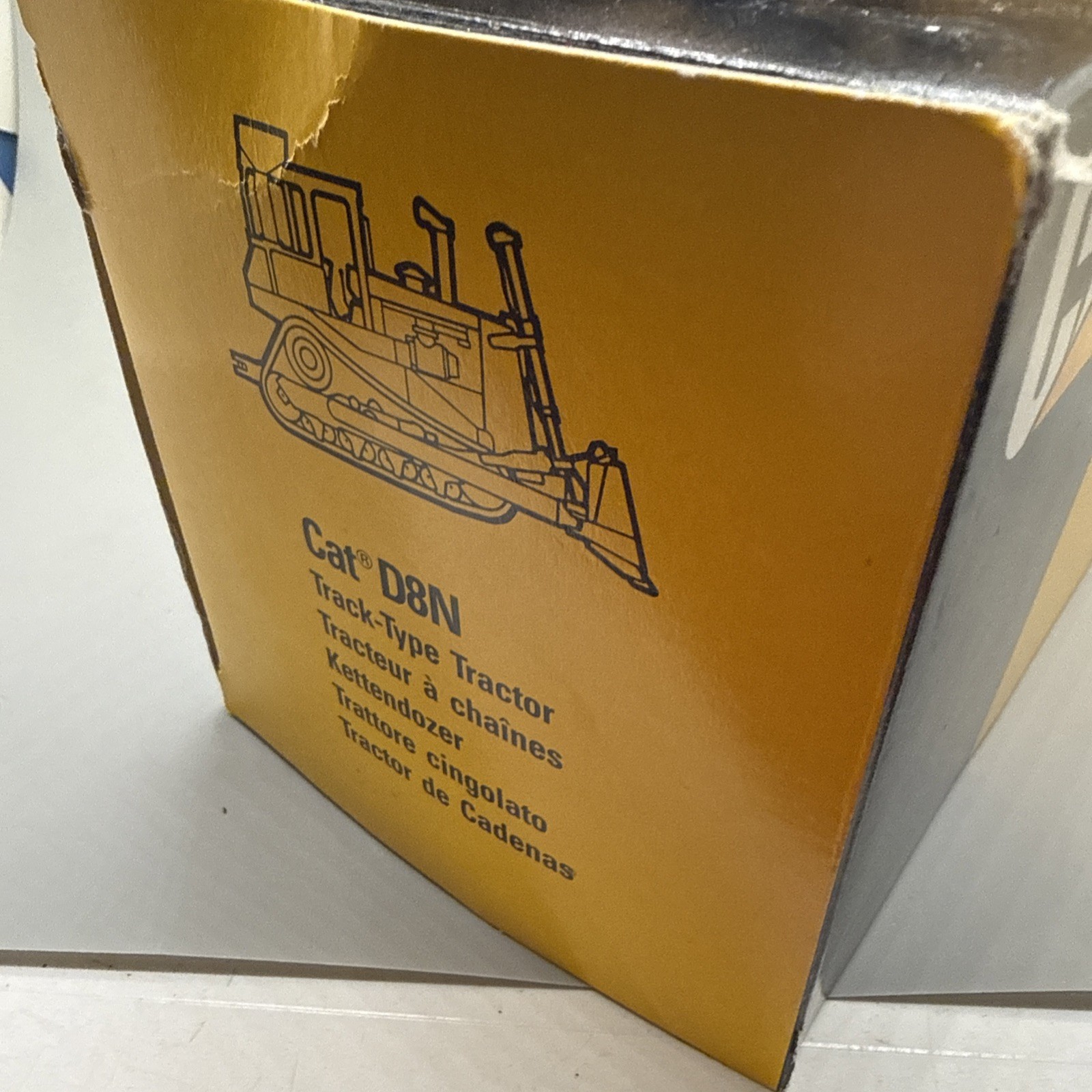 VINTAGE SUPERMINI ARPA CATERPILLAR D8N BULLDOZER W/ RIPPER IN BOX