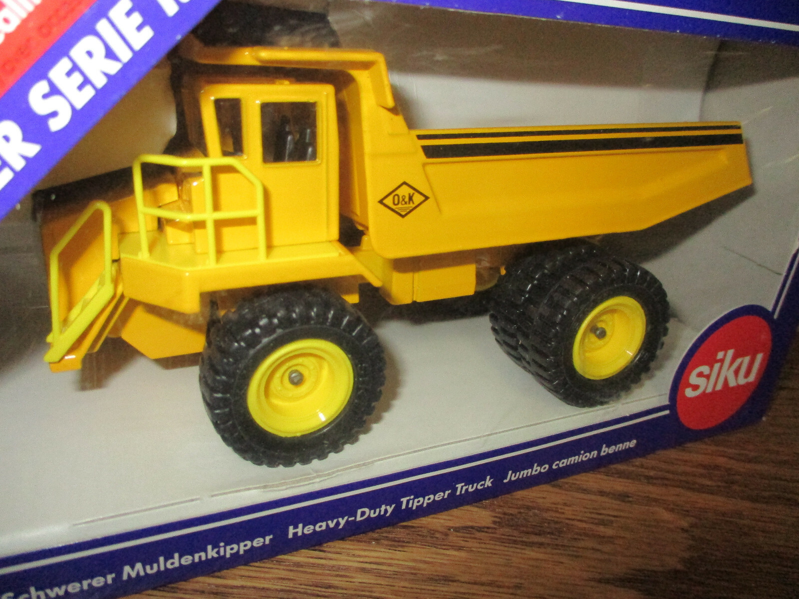 O&K K40 Heavy Duty Tipper Truck By Siku 1/55th Scale