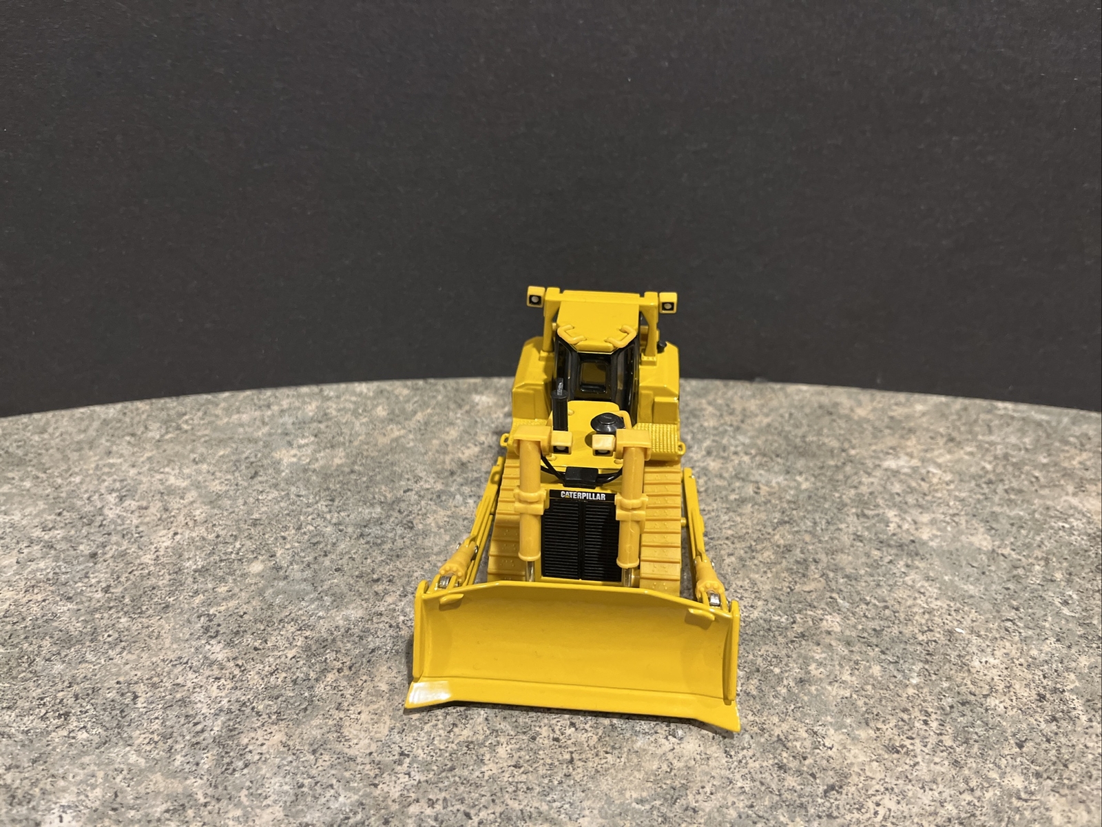 Cat D8R Series II Track-Type Tractor 1:50 Scale Norscot Model