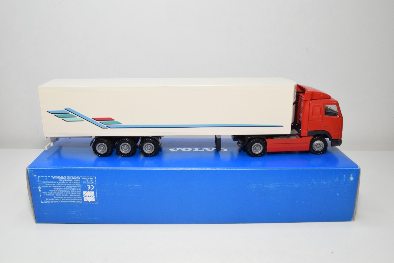 B71 1:50 CONRAD 280963 VOLVO FH12 4X2 TRUCK 3 AXLE SEMI TRAILER NMIB