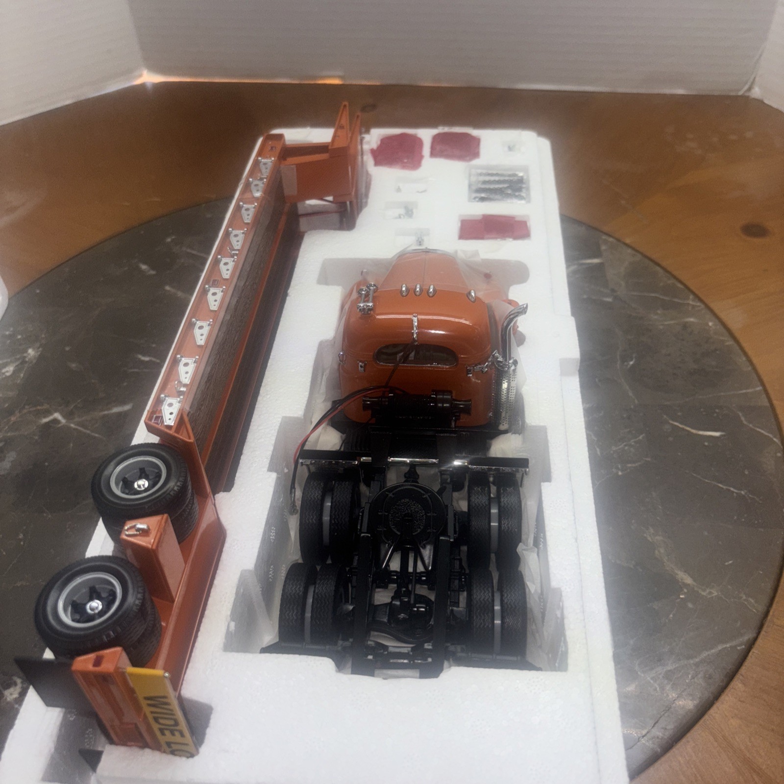 First Gear 1/25, Mack B61 With Lowboy. Allis-charmers. 49-0103