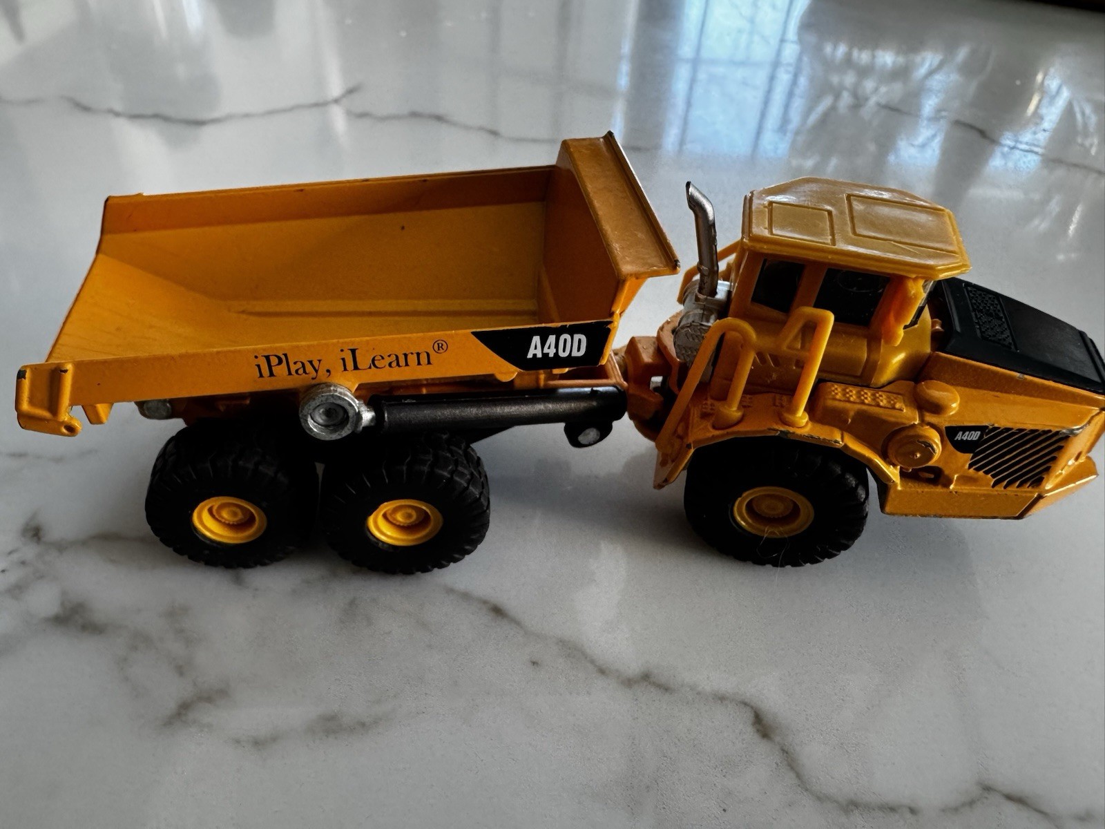Volvo A40D Articulated Quarry Dump Truck – iPlay, iLearn 5” Die-cast