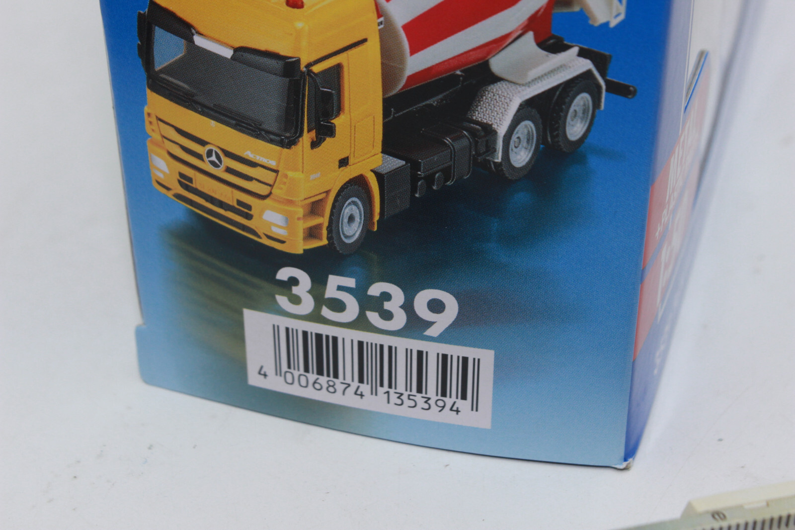 SIKU 3539 Mercedes Benz Truck Mixer Yellow/Red Cement Mixer 1:50 New IN Boxed