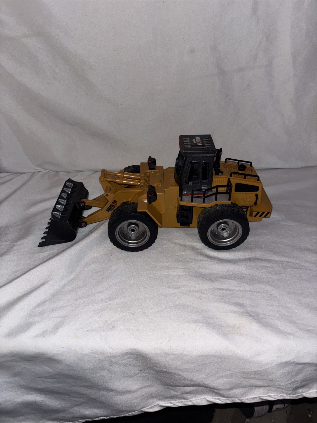 Huina RC Excavator Truck