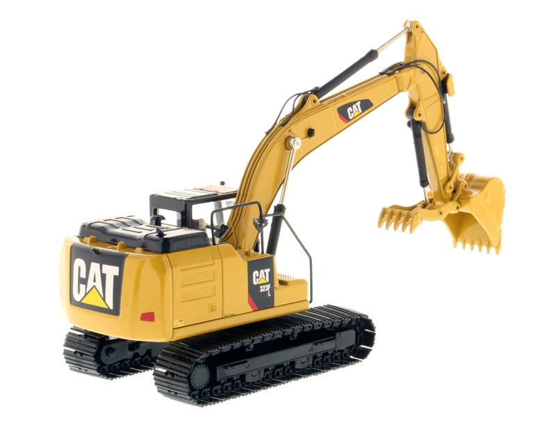DIECAST MASTERS – CATERPILLAR 323F L with Figure – 1/50 – DCM8…