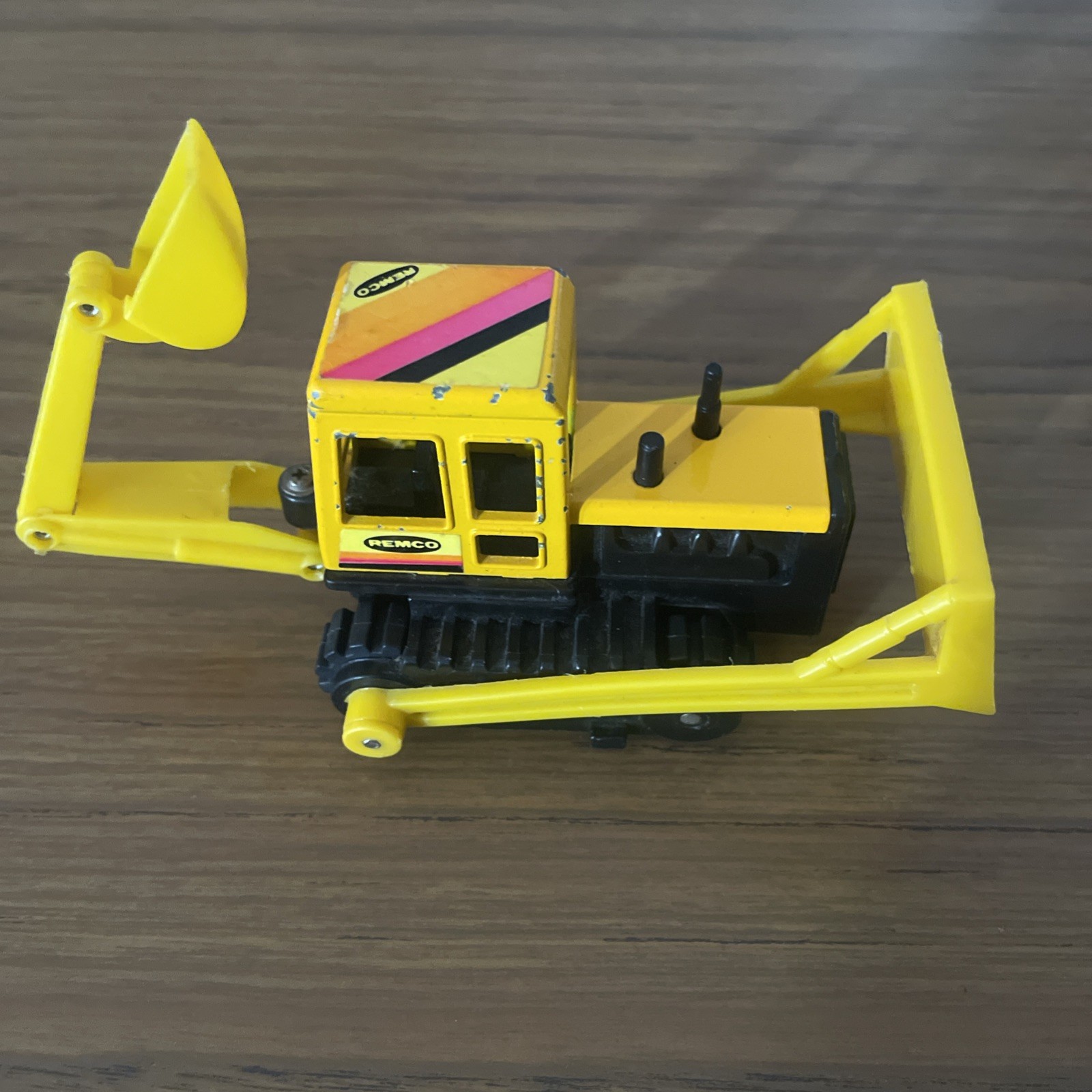 1986 Remco toys vintage bulldozer diecast metal Moving parts Digger