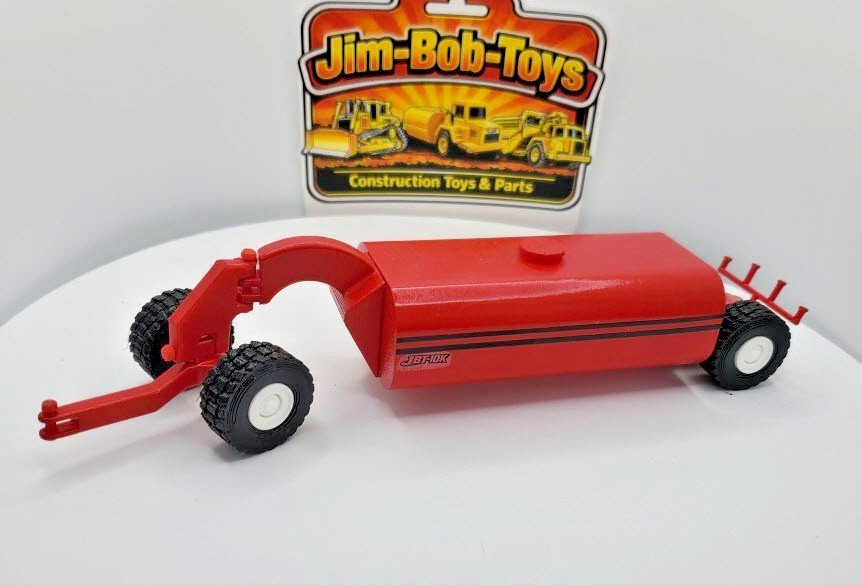 Custom Water‑Hauler – 1/64 Scale Construction Model – IH Red