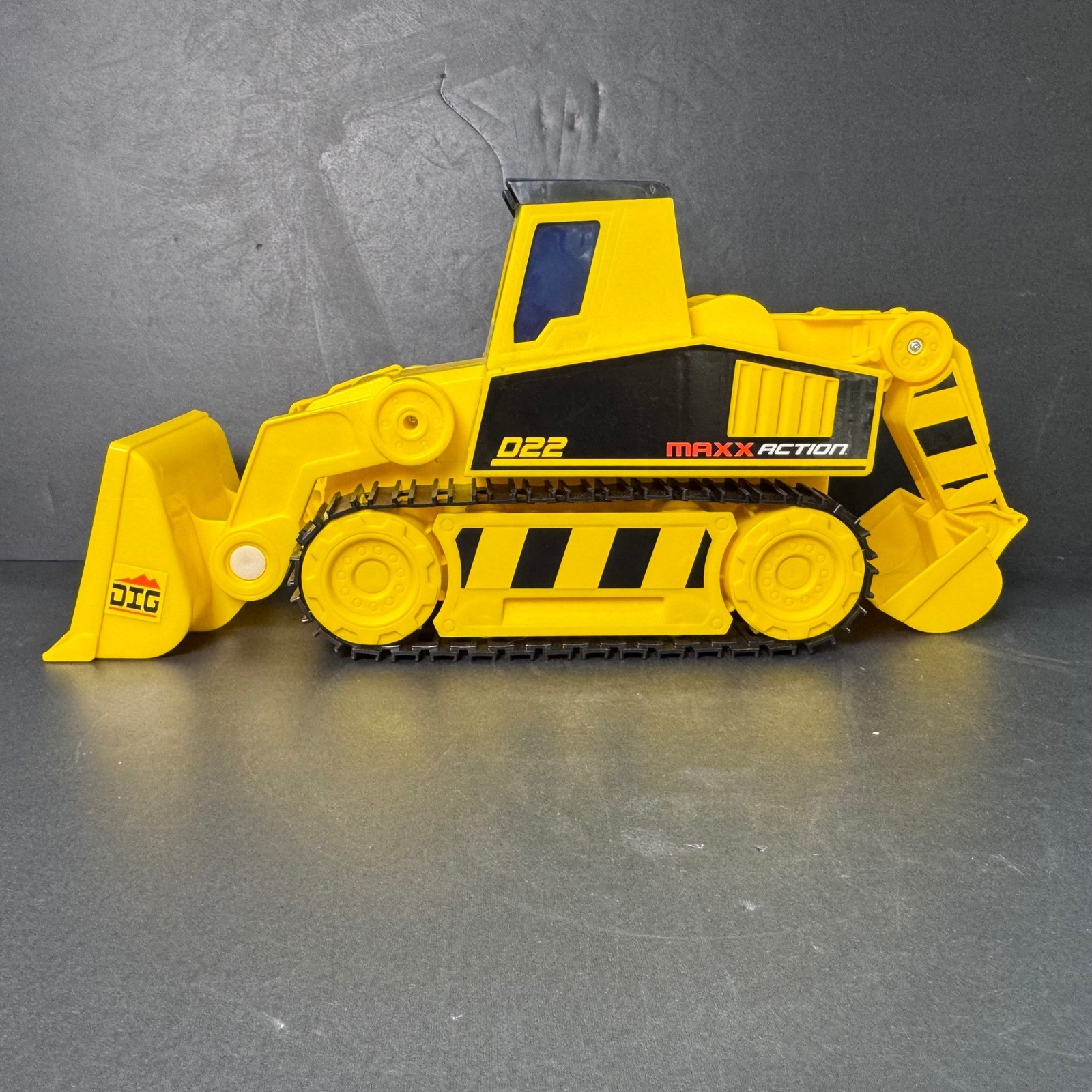 Maxx Action D22 Construction Bulldozer Excavator Toy Yellow Loader Truck