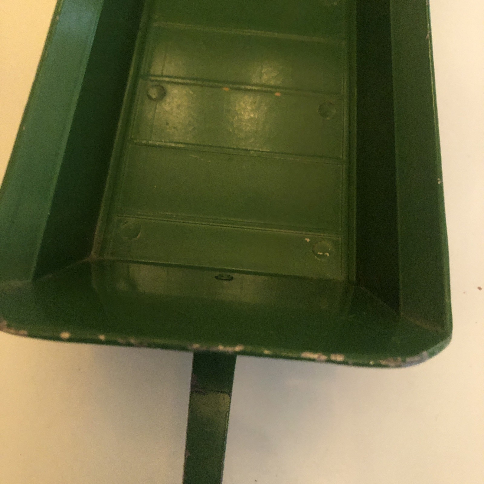 Vintage 1974 Ertl 1:16 Scale John Deere Manure Spreader, 14″ Long, Used