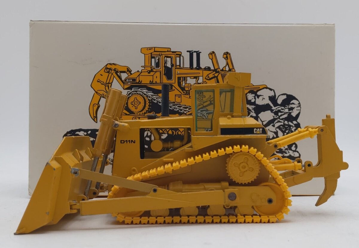Conrad 2852 1:50 Scale Diecast Caterpillar D11N Track-Type Tractor EX/Box