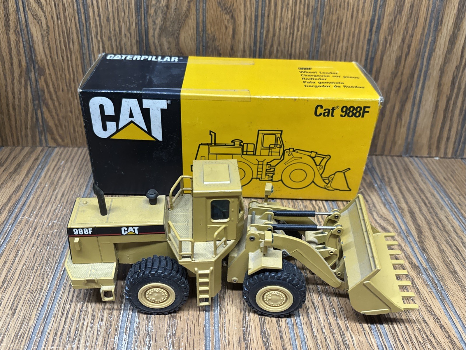 Norscot 1/50 Scale Diecast CAT Caterpillar 988F Wheel Loader w/ Box West Germany