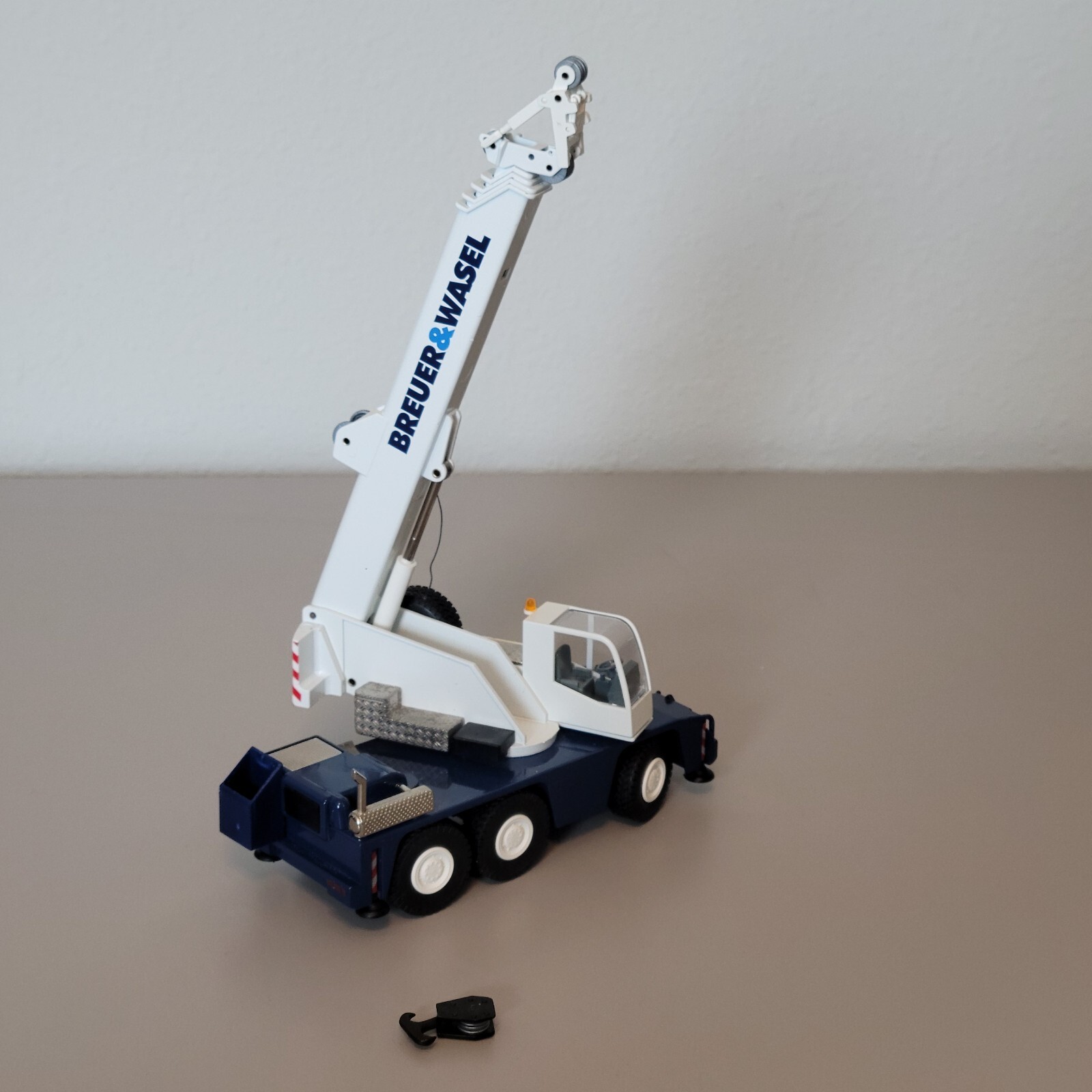 Conrad 2093 Terex Demag AC40 City Crane Breuer & Wasel 1:50 Diecast Germany