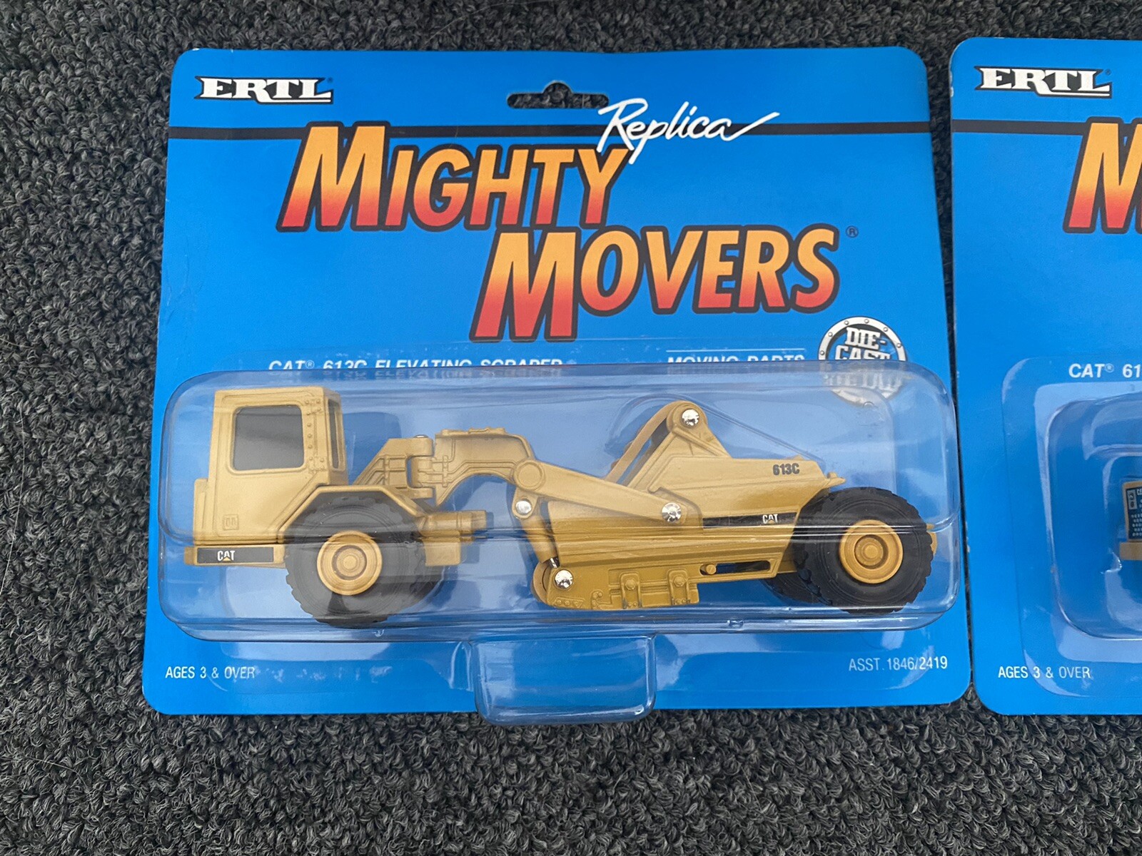 CAT – ERTL – D25D Dump truck, 613C Scraper MM (2), 613C Road Construction Ahead