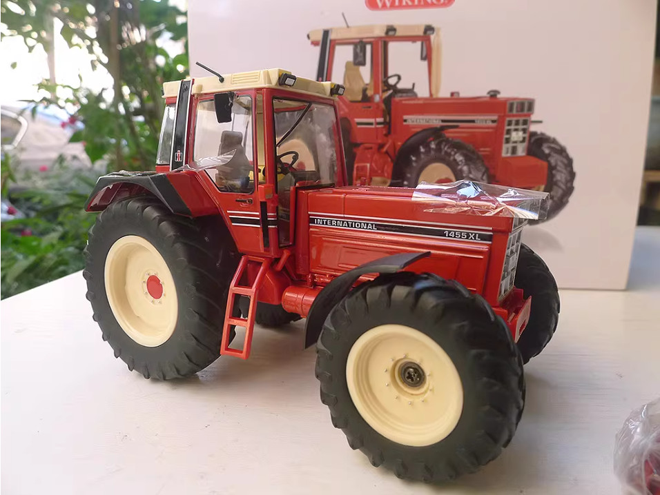 1:32 WIKING CASE IHC 1455XL Tractor Farm Vehicles Machinery Diecast Model