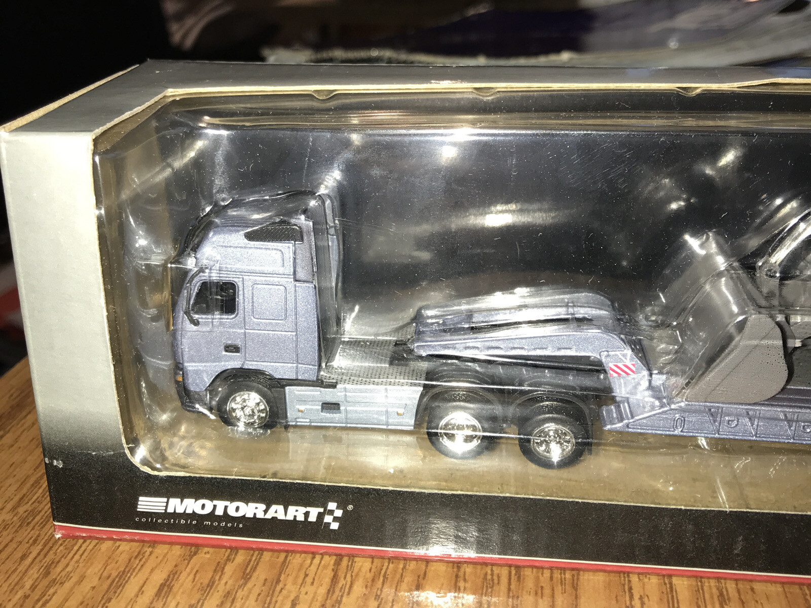 NIB MOTORART SEMI TRACTOR TRAILER TRUCK VOLVO FRONT LOADER 1:87 DIECAST