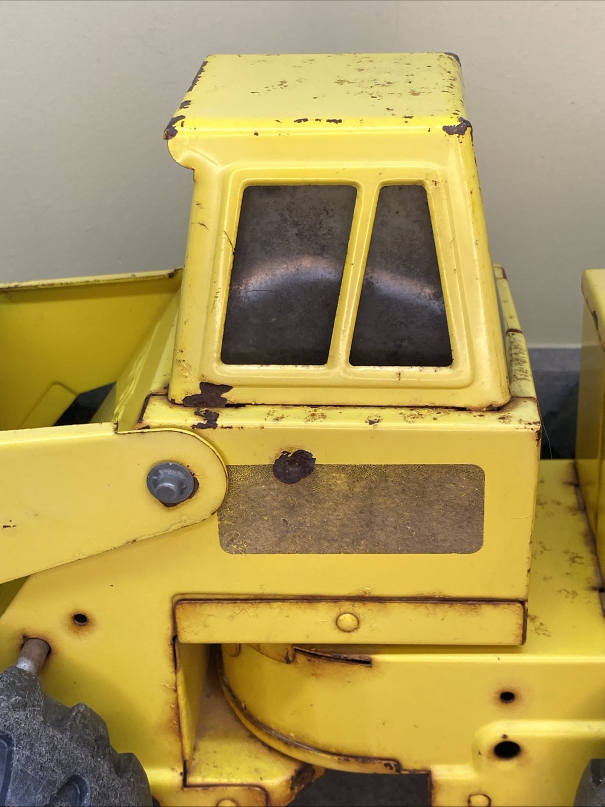 Vtg Tonka Front Loader Bulldozer Yellow Pressed Steel XMB-975 1970s