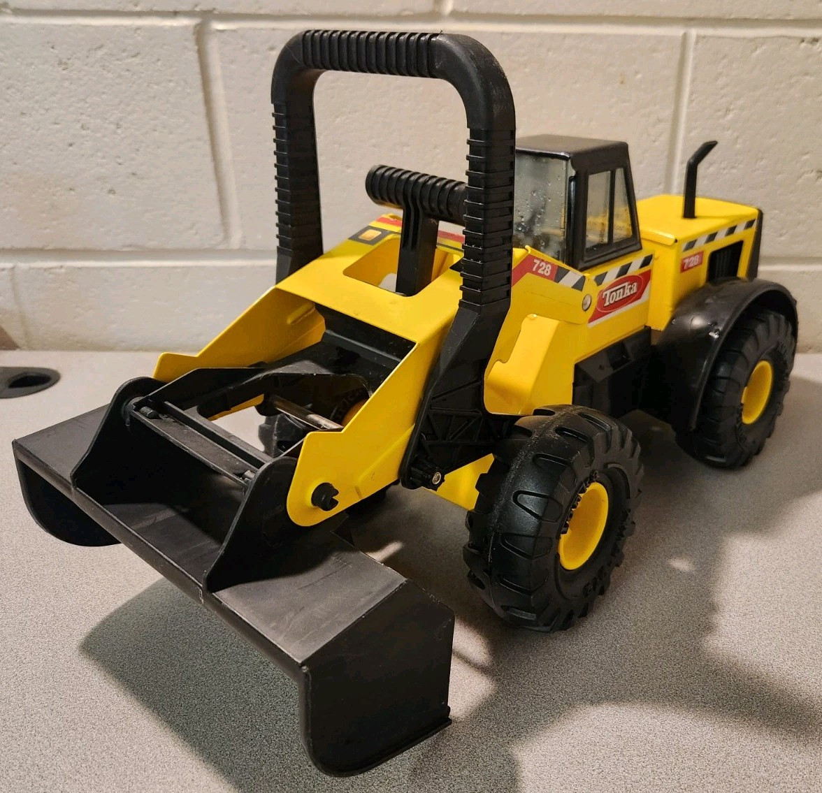 Vintage Tonka Front End Loader #728 Hasbro 21″ Pressed Steel & Plastic 1999