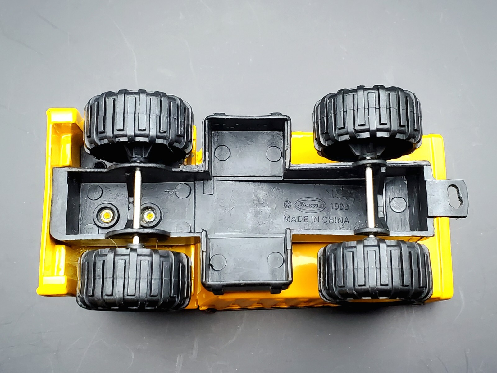 1998 Vintage Soma Mighty Wheels Construction Monster Dump Truck 5″ x 2-1/8″