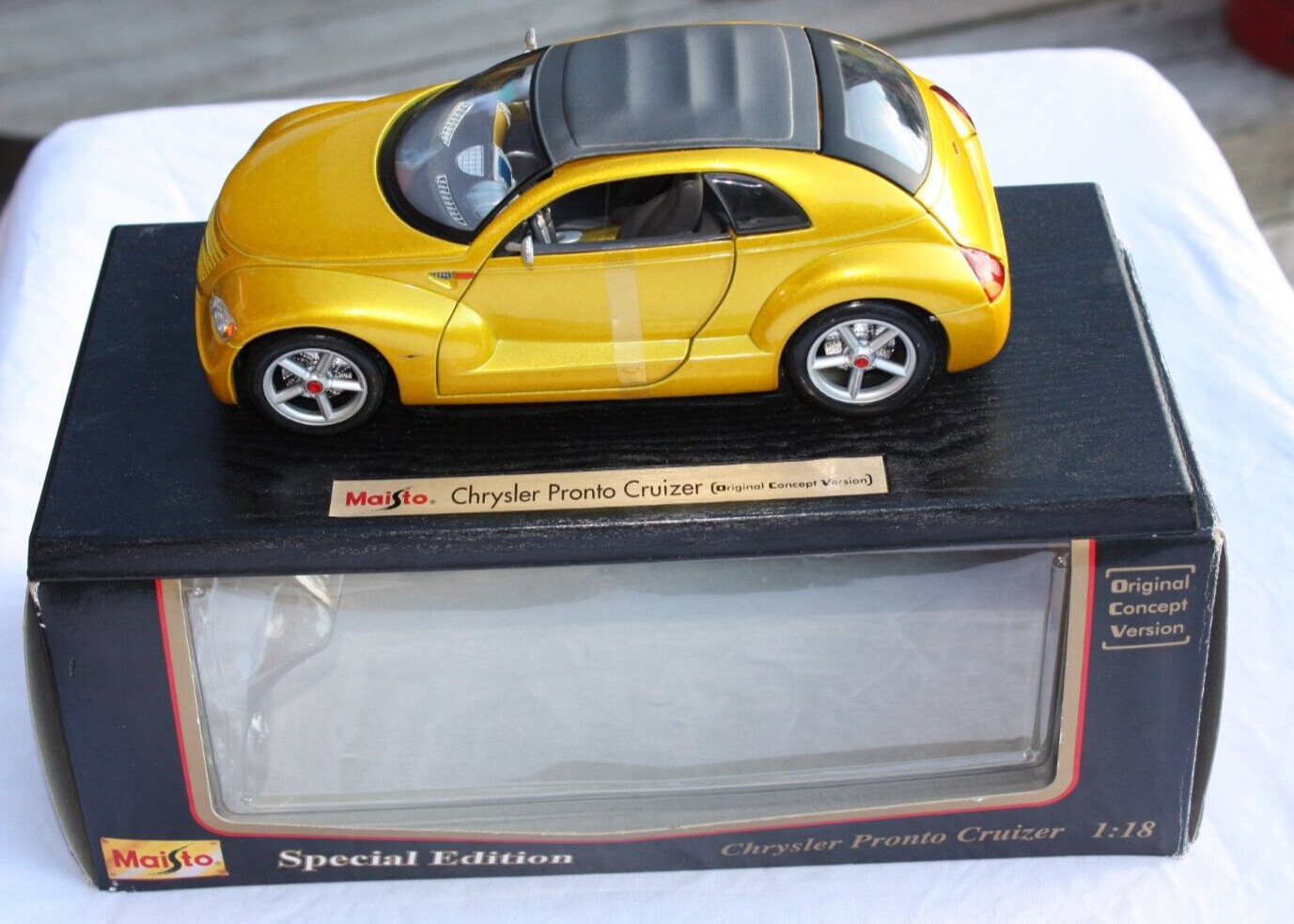 Maisto 1:18 Chrysler Pronto Cruiser Special Edition – Excellent!