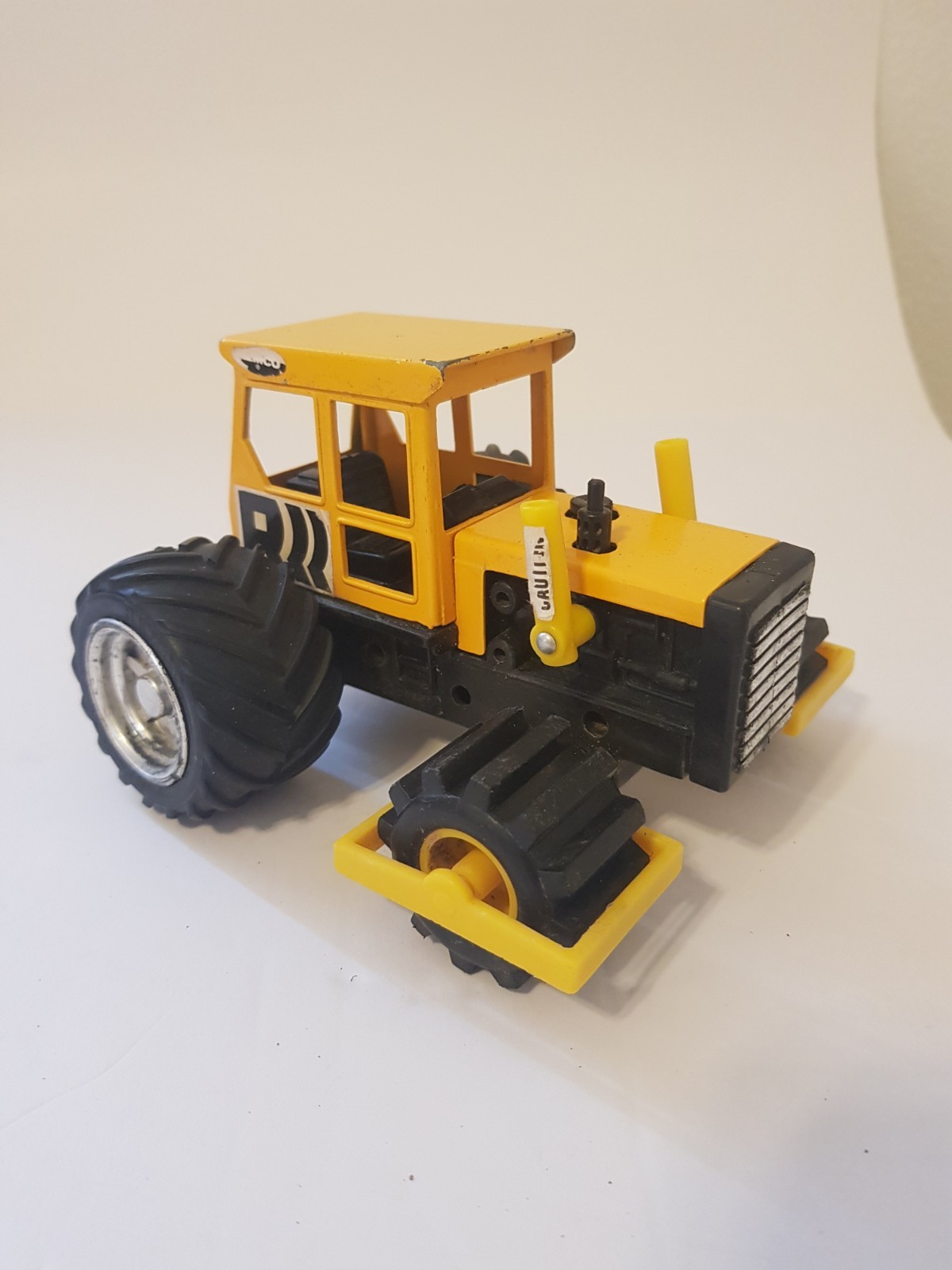 Vintage 1980’s REMCO Yellow Construction Bulldozer 5″ Toy Tractor