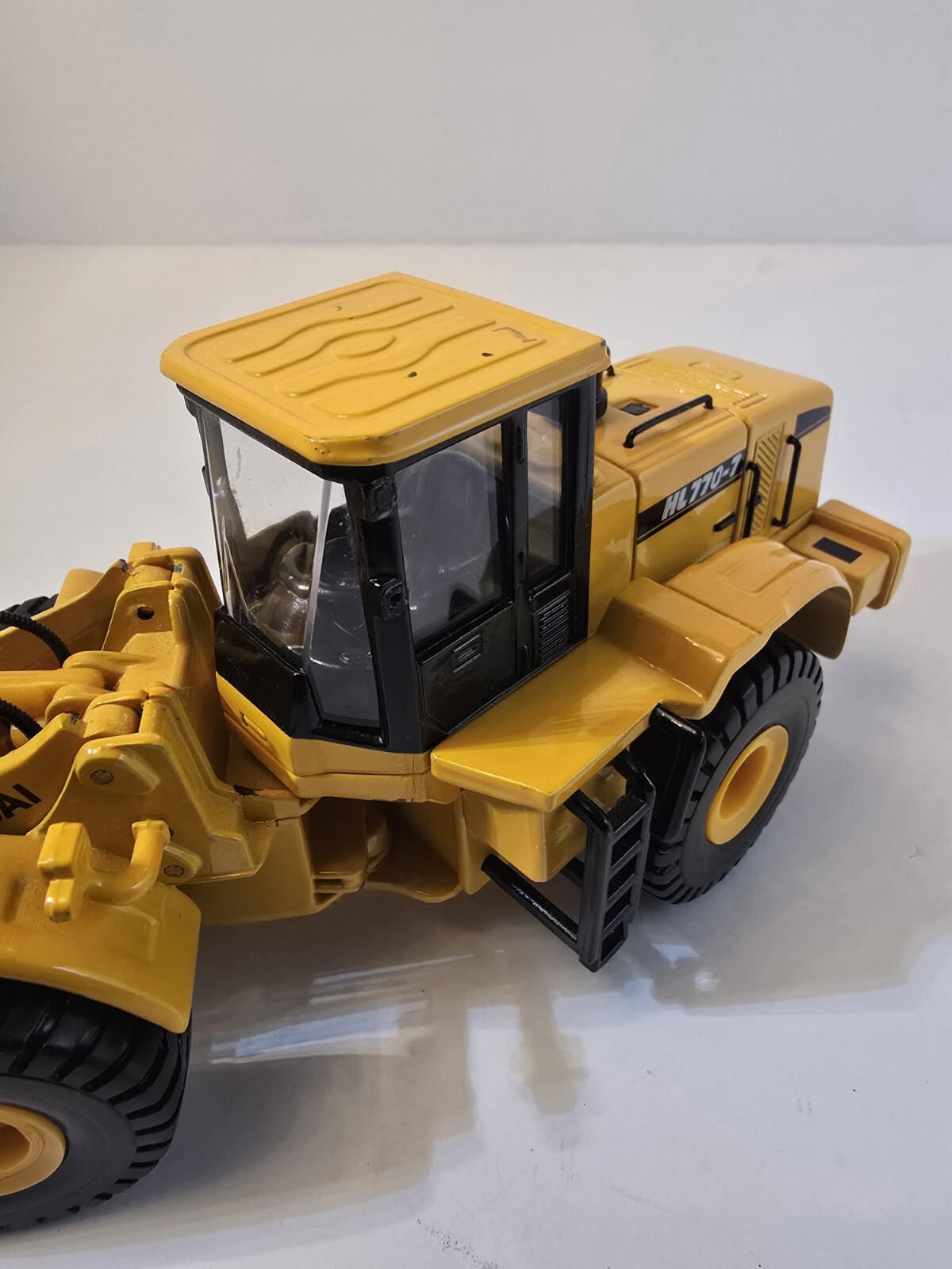 2003 1:40 Diecast Hyundai HL770-7 Wheeled Loader Used Open W/issues