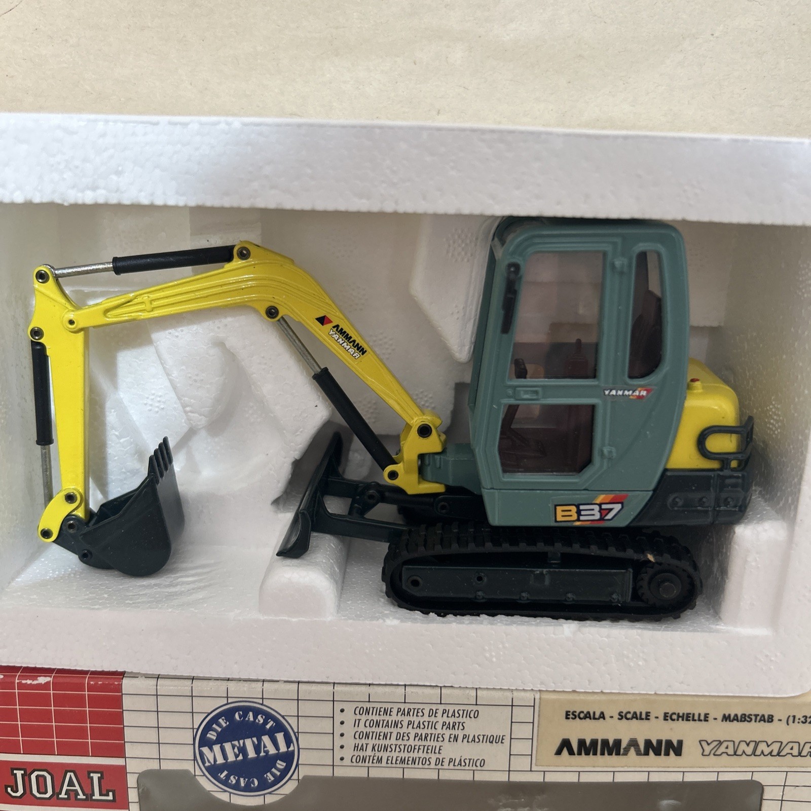Ammann-Yanmar B37 Compact Excavator – Joal 1:32 Scale Diecast Model #193 Newbox9
