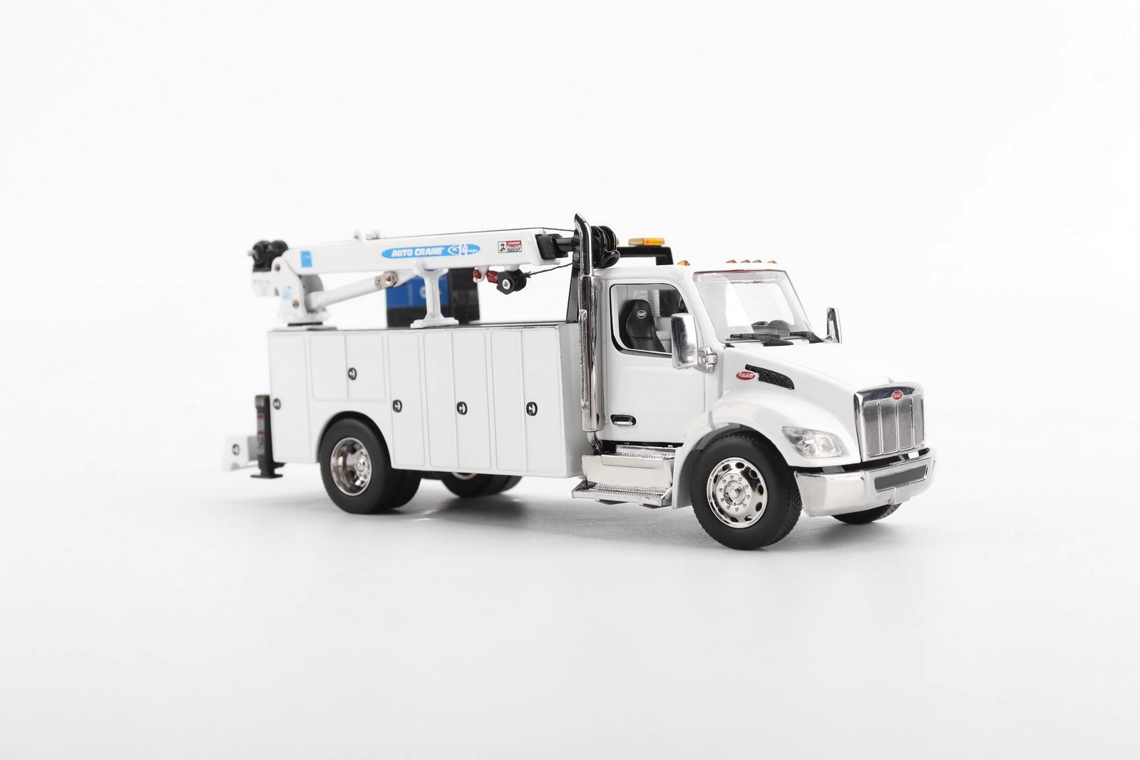 DM 1/50 Peterbilt Model 536 Auto-Crane Titan85-Body Truck Diecast Model 71223