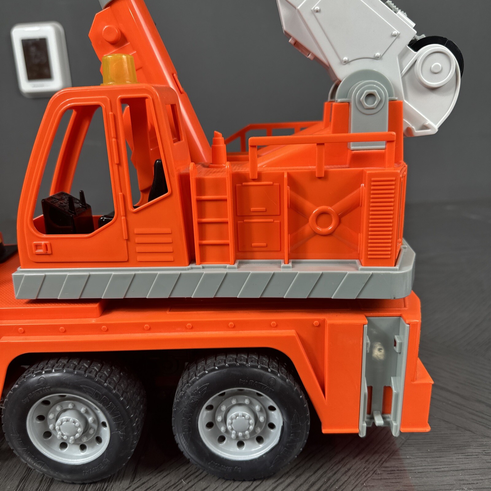 DRIVEN by Battat – Toy Crane Truck – Standard Series