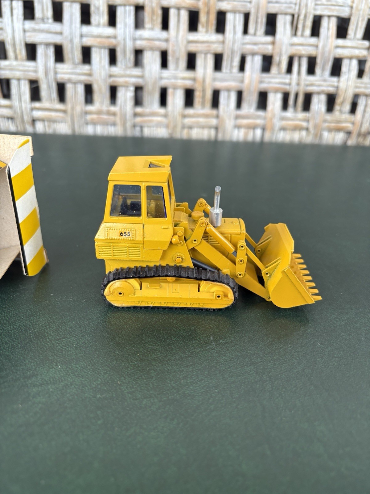 VINTAGE NZG CATERPILLAR 955K TRACK LOADER 1:50 No. 116 Boxed with Shovel
