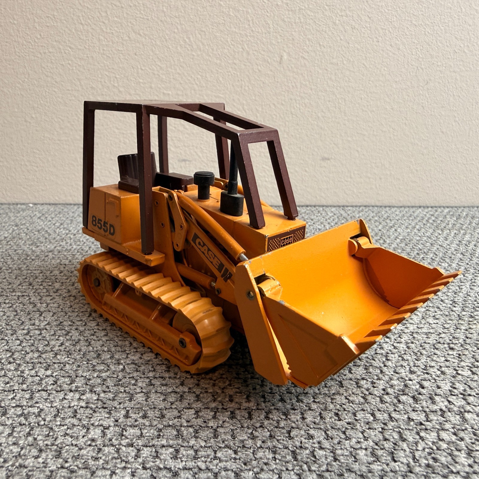 Case 855D Track Loader – CAB – 1/35 – NZG – Conrad NZG West Germany