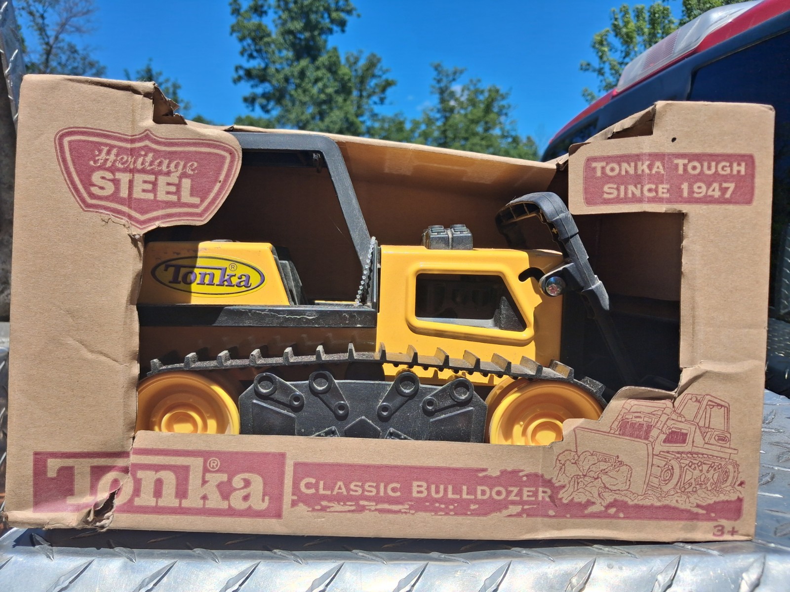 2013 Tonka Vintage Steel Classic Bulldozer in Tonka Heritage Package – NEW