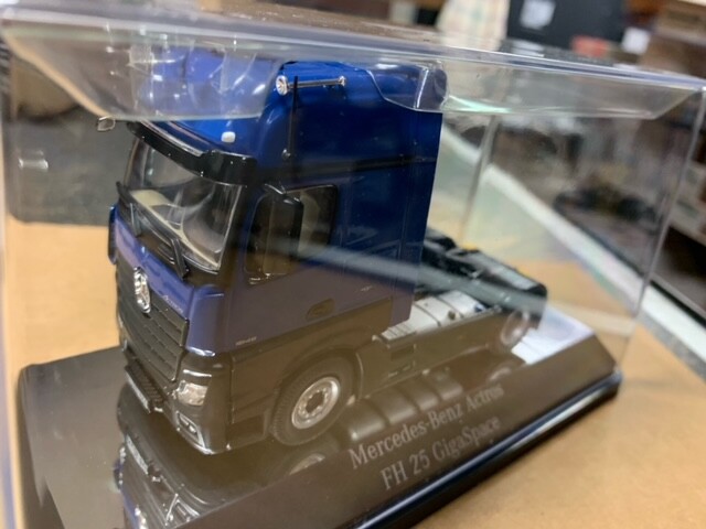 NZG 1/50 Mercedes-Benz Actros FH25 GigaSpace 4×2 Cab #844-06 *sealed*