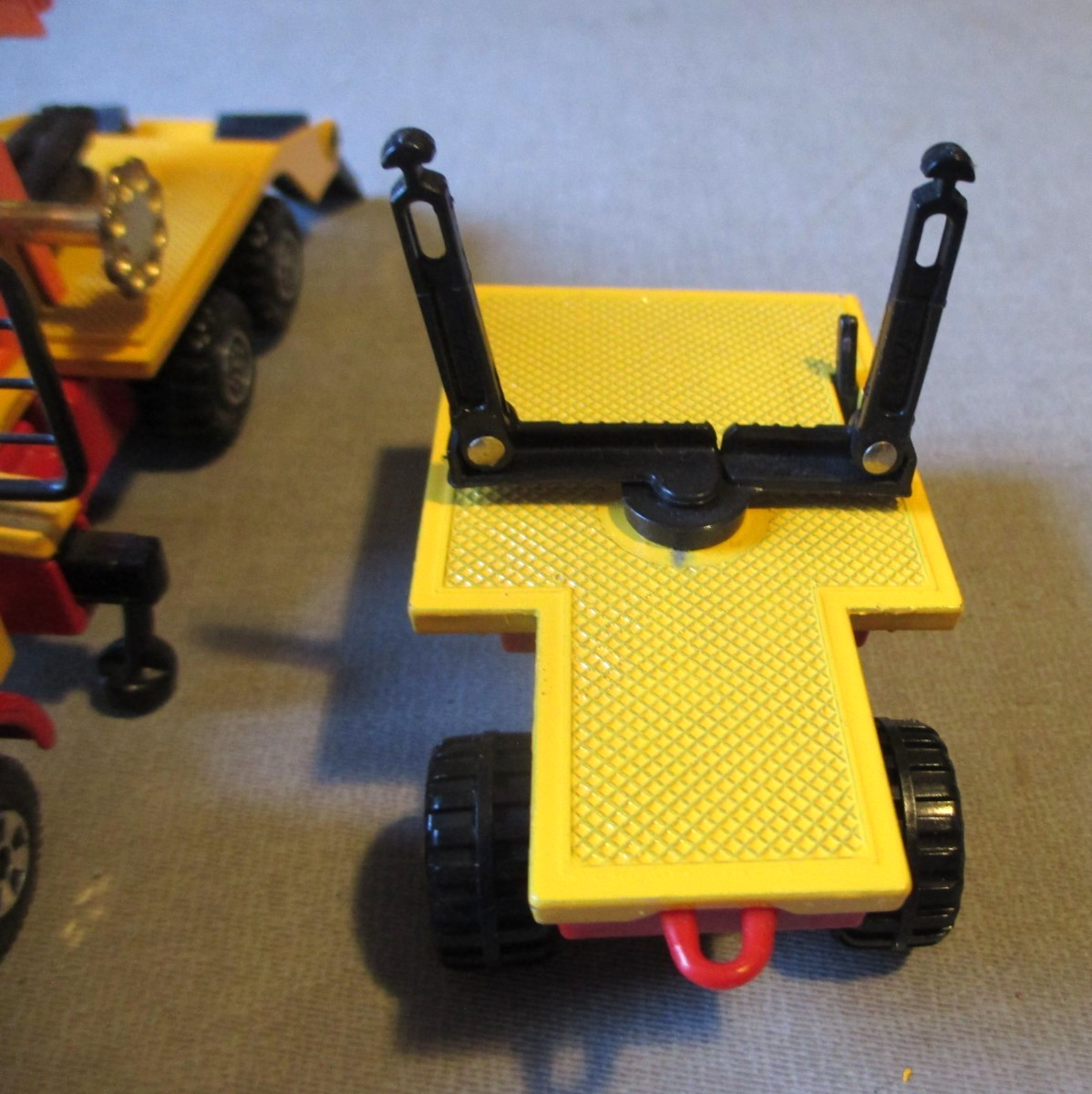 1981- MATCHBOX SUPER KINGS -K-43- MERCEDES TRACTOR-TRUCK LOG CARRIER MINT TOY