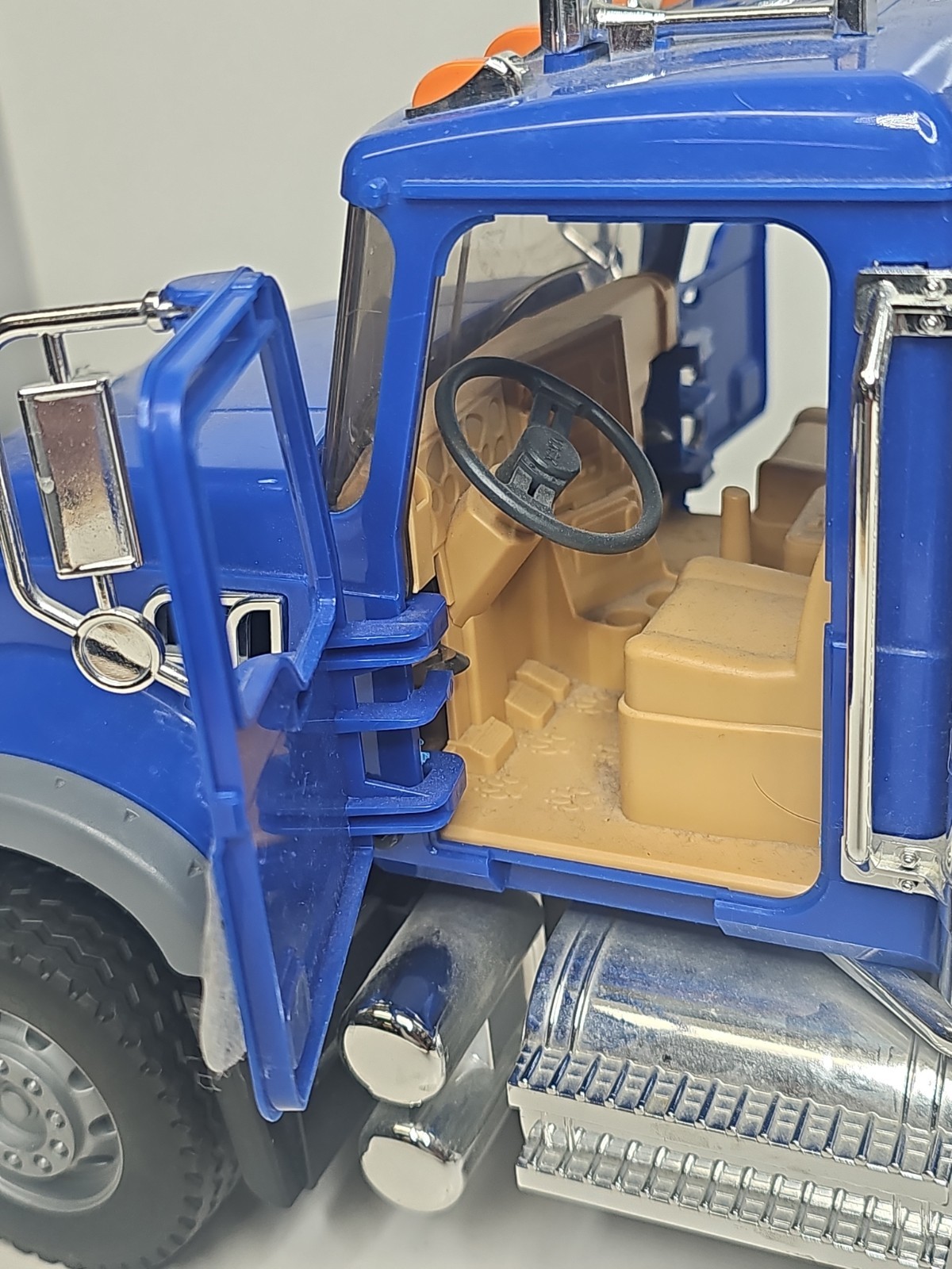 Bruder 02814 Mack Granite Cement Mixer Truck 2007 Blue 25″ Germany