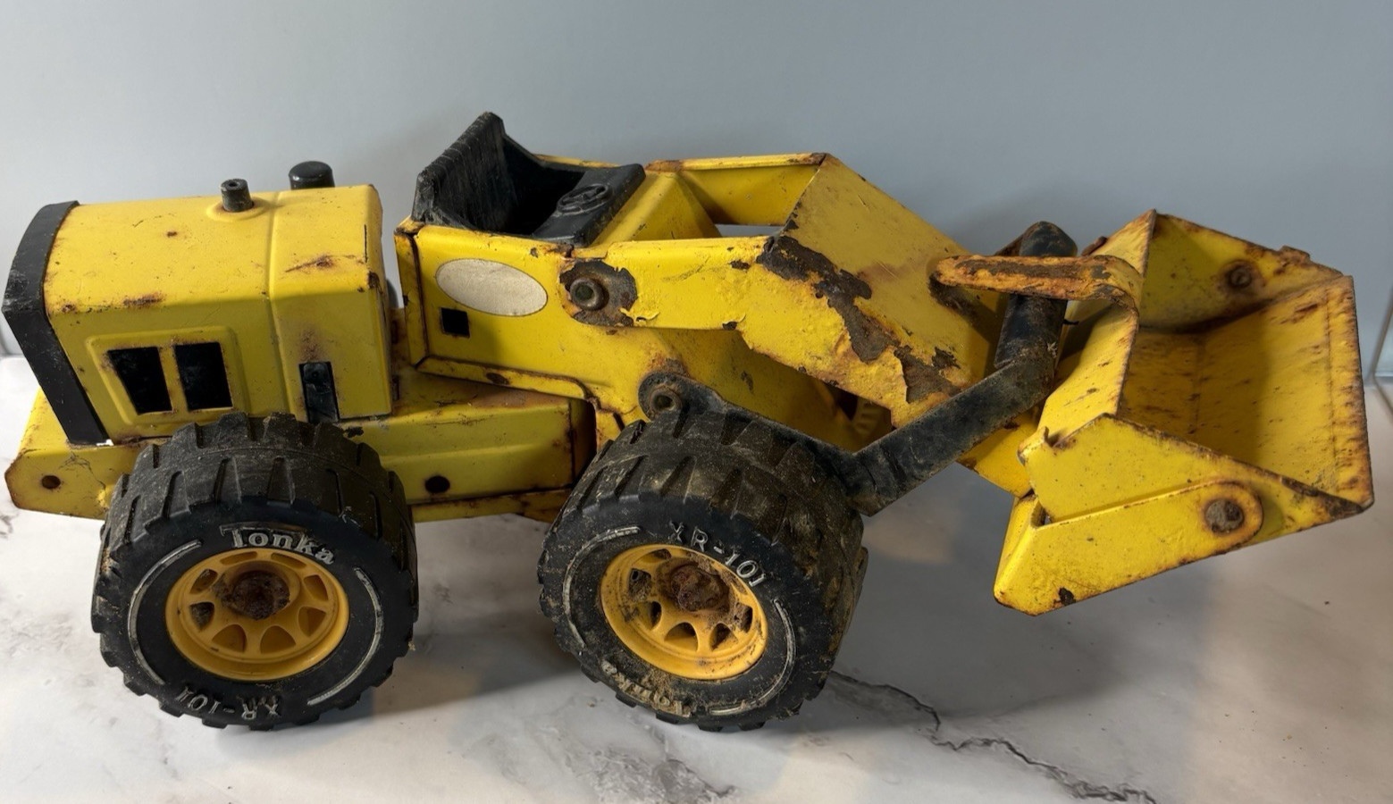 Vintage TONKA Front End Loader Pressed Steel – XR-101 Tires – Yellow