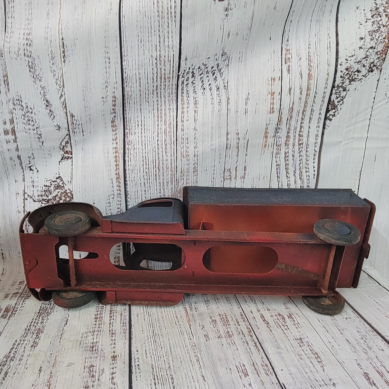 Vintage structo? 1920 or 30 very old pressed steel dump truck 24″ long no hood