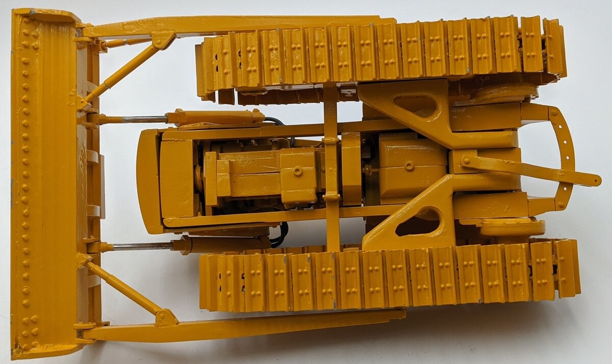 Caterpillar 1:16 Scale Diecast Caterpillar D6 9U Bulldozer Highway Yellow/Box