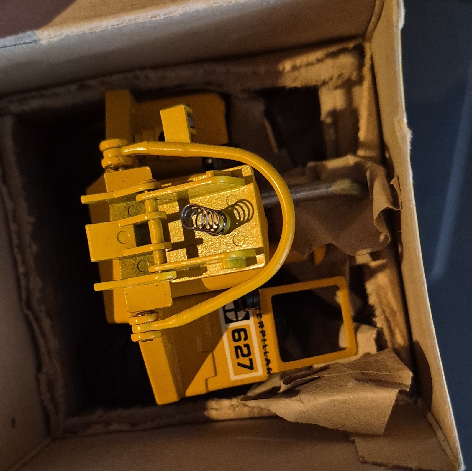 NZG CAT 627 Push-Pull Scraper 1:50 Yellow Diecast Model No.127